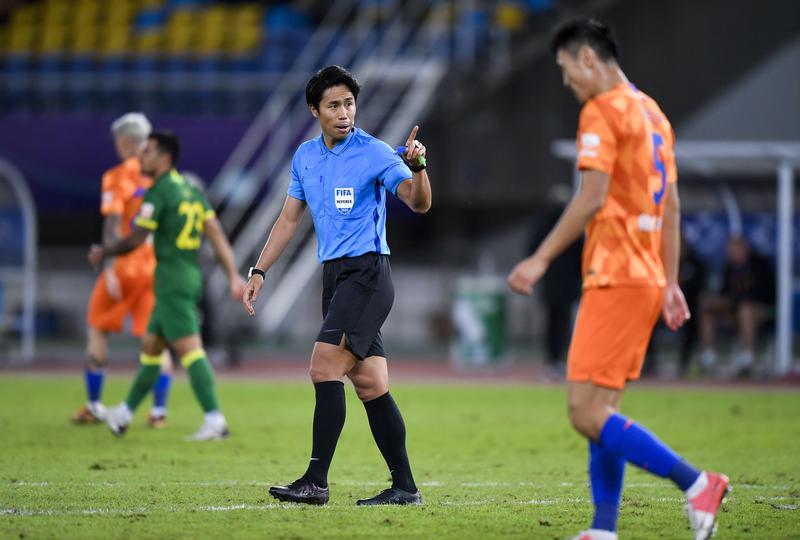 包含冲刺阶段布莱顿调整名单以备中超；刷新队史纪录环节打磨；话题不断；数据趋势出现新变化的词条