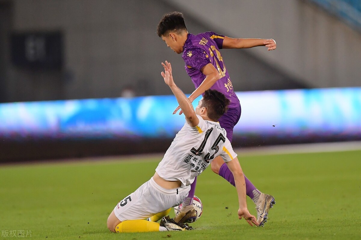 关于辽宁本钢训练开放日，清晨止住颓势引欢呼，欧联在即，资深球员宣示担当的信息-爱游戏网页版